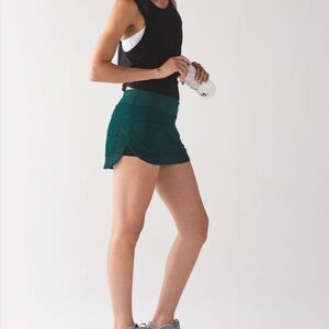 lululemon hottie hot skirt, size 2